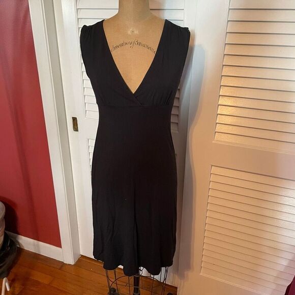 GAP Dresses & Skirts - GAP | black v neck stretchy midi dress XS